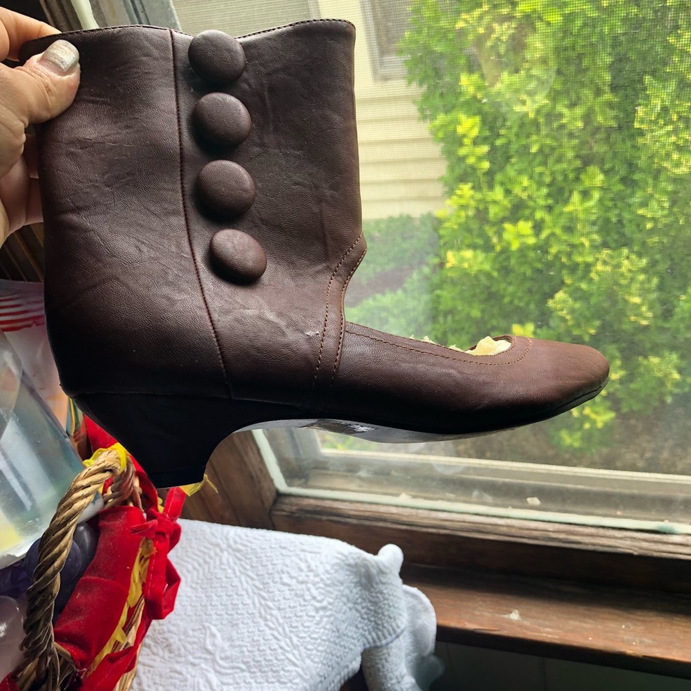 Boots - Picture 2 of 4